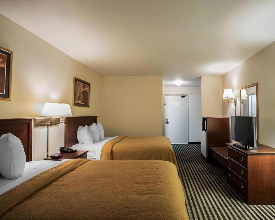 Quality Inn Columbia Airport Уэст-Коламбия Экстерьер фото