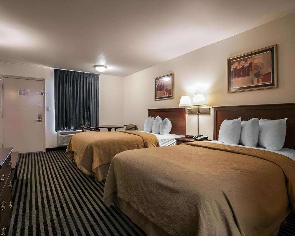 Quality Inn Columbia Airport Уэст-Коламбия Экстерьер фото