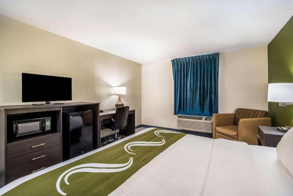 Quality Inn Columbia Airport Уэст-Коламбия Экстерьер фото