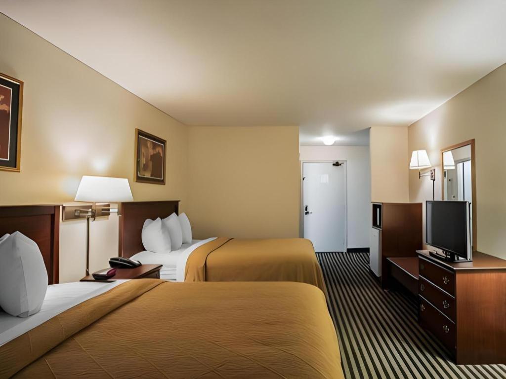 Quality Inn Columbia Airport Уэст-Коламбия Экстерьер фото