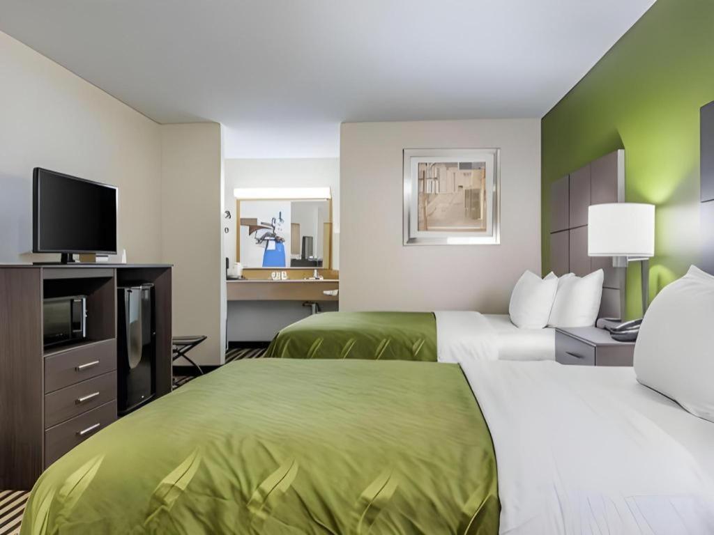 Quality Inn Columbia Airport Уэст-Коламбия Экстерьер фото